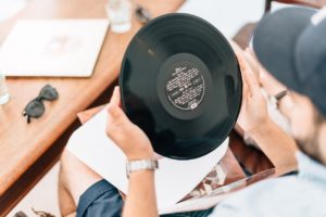 Lire la suite à propos de l’article 24 choses à savoir avant de commencer une collection de vinyle