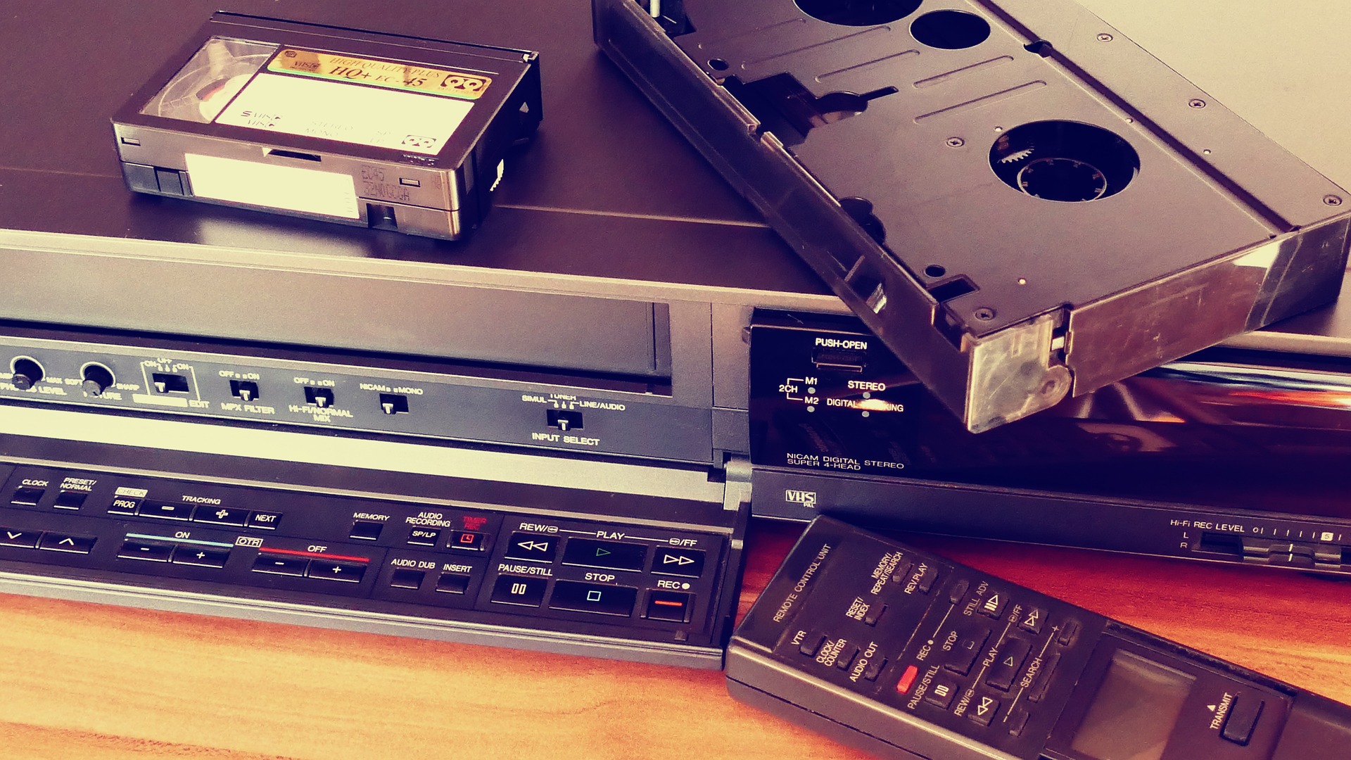 Lecteur Cassette VHS - Tourne Disque.org ♫