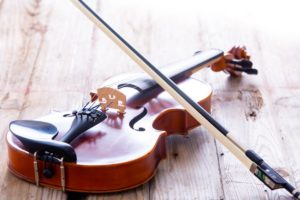 Lire la suite à propos de l’article Comment choisir son archet violon selon la matière ?