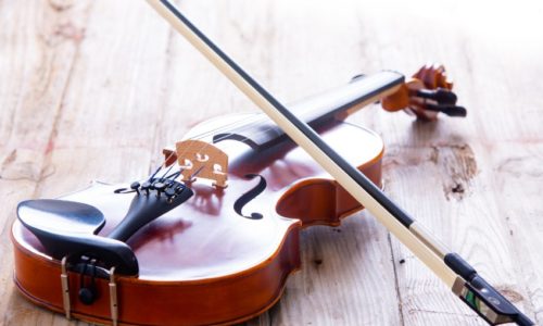 Comment choisir son archet violon selon la matière ?