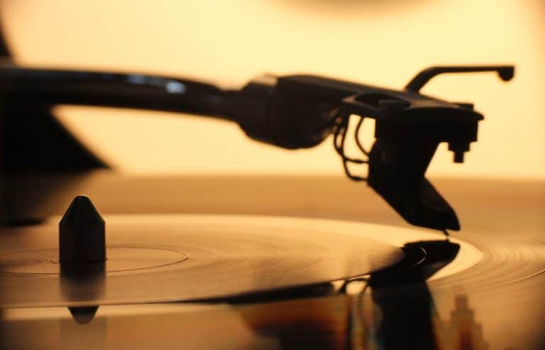 Changer le saphir d'un tourne disque