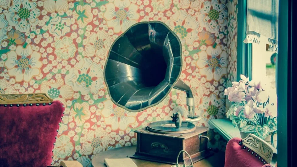 Gramophone Ă pavillon